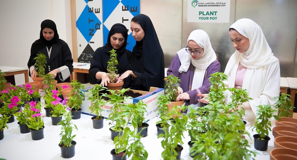 https://2024.eassummit.com/wp-content/uploads/2024/11/Sharjah-Sustainable-City-University-students-participating-in-the-Plant-Your-Pot-workshop-1-1000x540.jpg